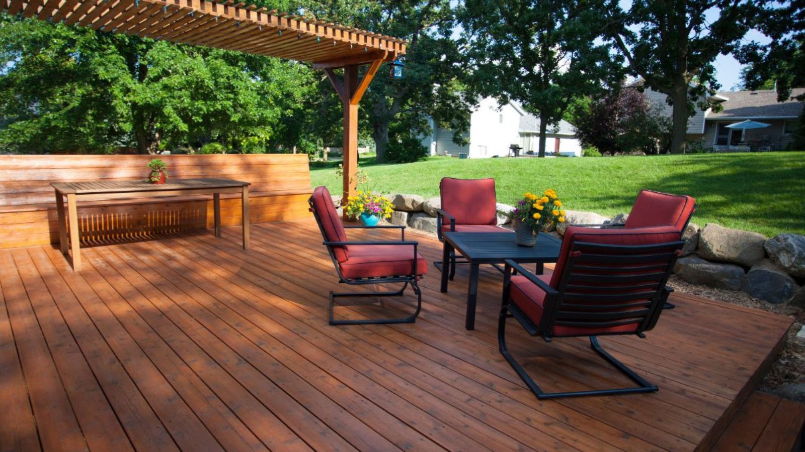 Omaha Decks and Tough Weather: Which Materials Really Hold Up Outside?
